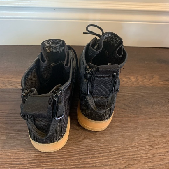 Nike Air High Tops - Picture 3 of 8